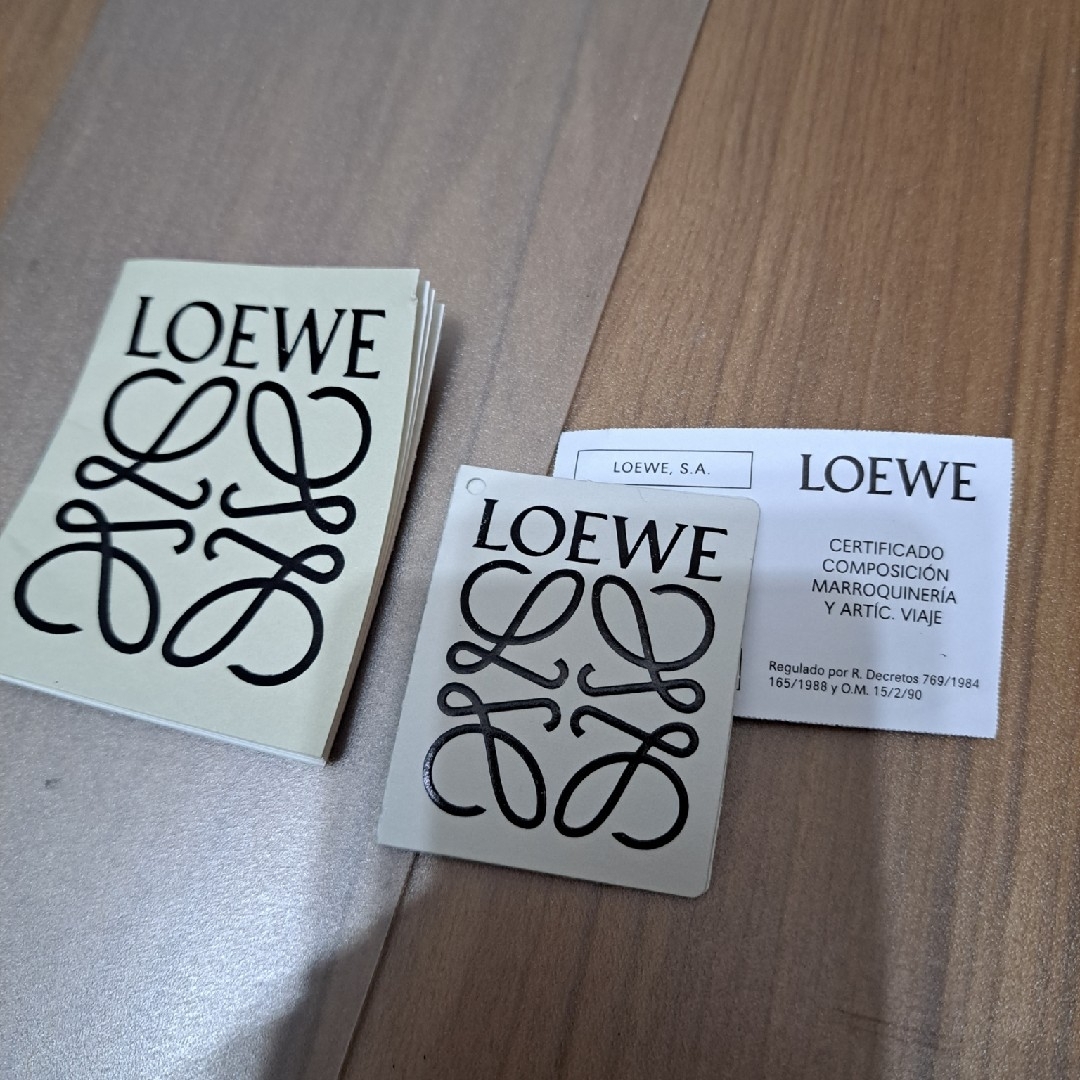 LOEWE(ロエベ)の画像確認用　未使用 LOEWE カーフスキンバックパック レディースのバッグ(ショルダーバッグ)の商品写真