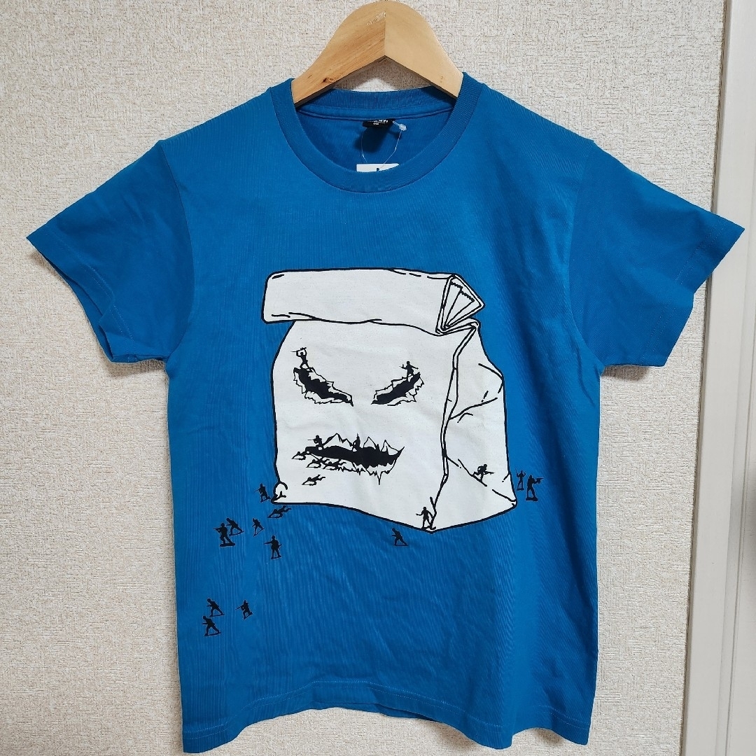 Design Tshirts Store graniph(グラニフ)のグラニフ Tシャツ SS紙袋兵隊プリント個性派 メンズのトップス(Tシャツ/カットソー(半袖/袖なし))の商品写真