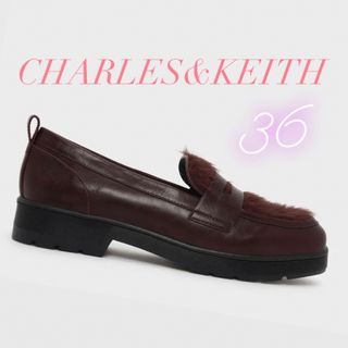 チャールズアンドキース(Charles and Keith)のCHARLES&KEITH ファーリーペニーローファー チャールズアンドキース(ローファー/革靴)