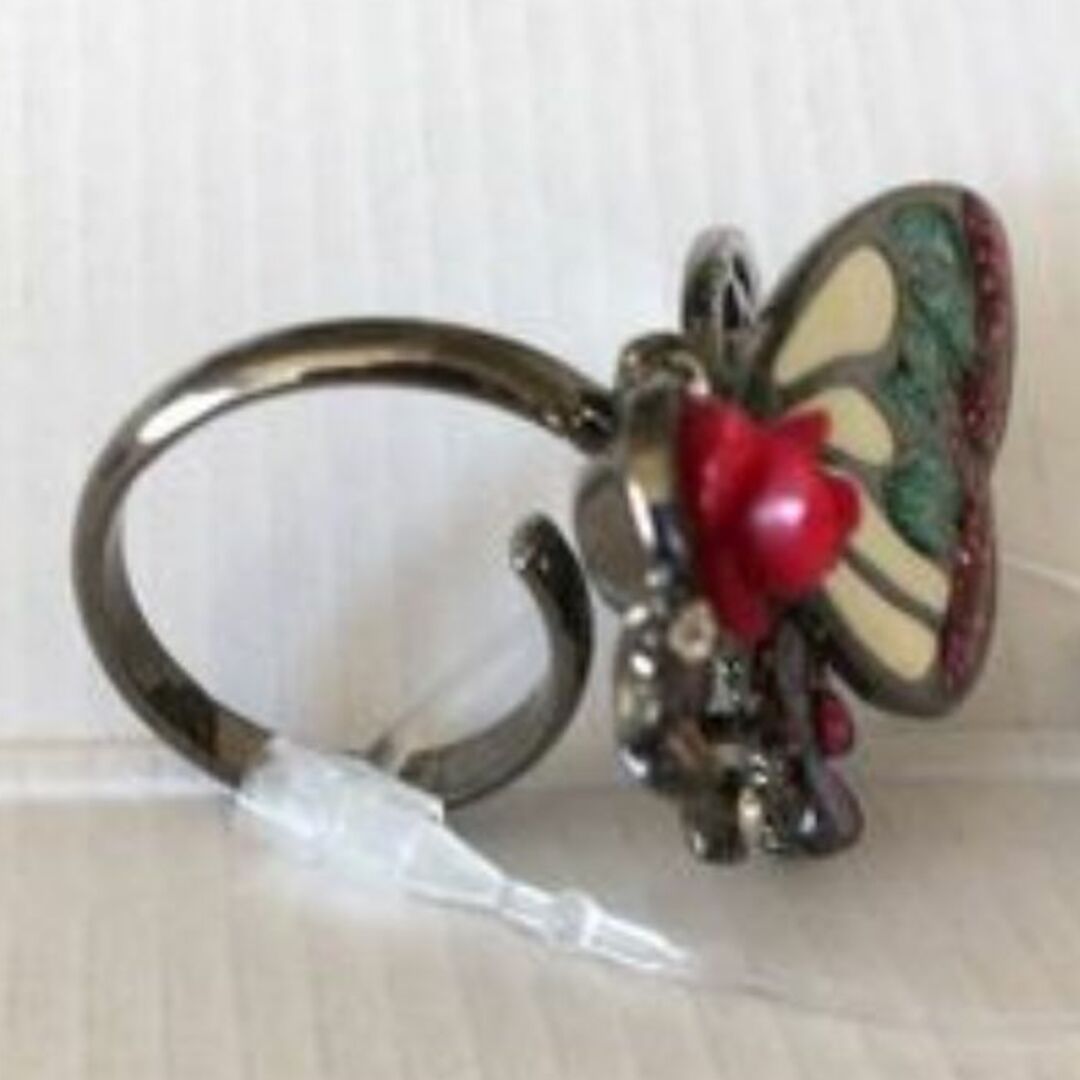 薔薇と蝶モチーフの指輪 　ローズ＆バタフライ　リング レディースのアクセサリー(リング(指輪))の商品写真