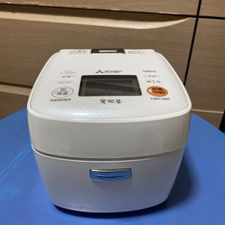 ミツビシ(三菱)の三菱電機炭炊釜IH炊飯器NJ-SE067 16年製(炊飯器)