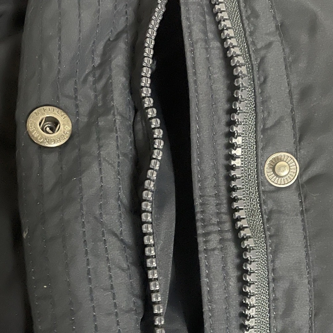 Abercrombie&Fitch(アバクロンビーアンドフィッチ)のアバクロ　ベスト　レディース レディースのジャケット/アウター(ダウンベスト)の商品写真