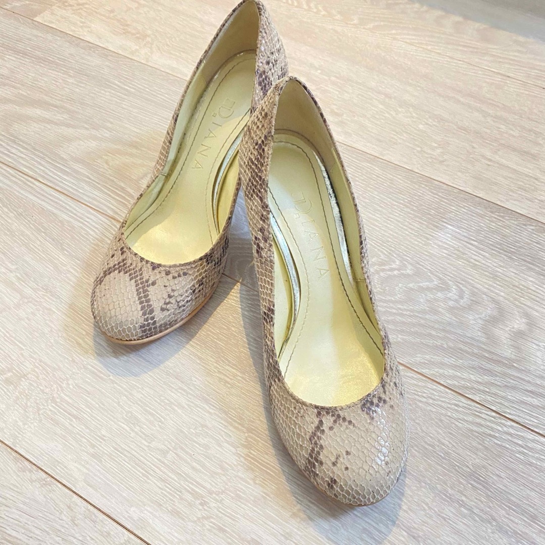 DIANA - 《美品》ダイアナ パイソン柄 パンプス ウェッジソール DIANA - 《美品》ダイアナ パイソン柄 パンプス ウェッジソール