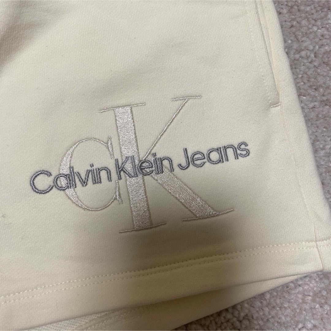 Calvin Klein(カルバンクライン)のカルバンクライン　新作ショートパンツ キッズ/ベビー/マタニティのキッズ服女の子用(90cm~)(パンツ/スパッツ)の商品写真