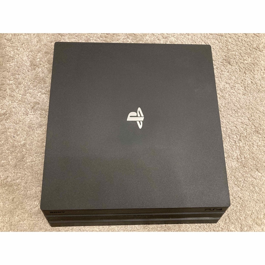 SONY PlayStation4 Pro 本体 CUH-7200BB01 エンタメ/ホビーのゲームソフト/ゲーム機本体(家庭用ゲーム機本体)の商品写真