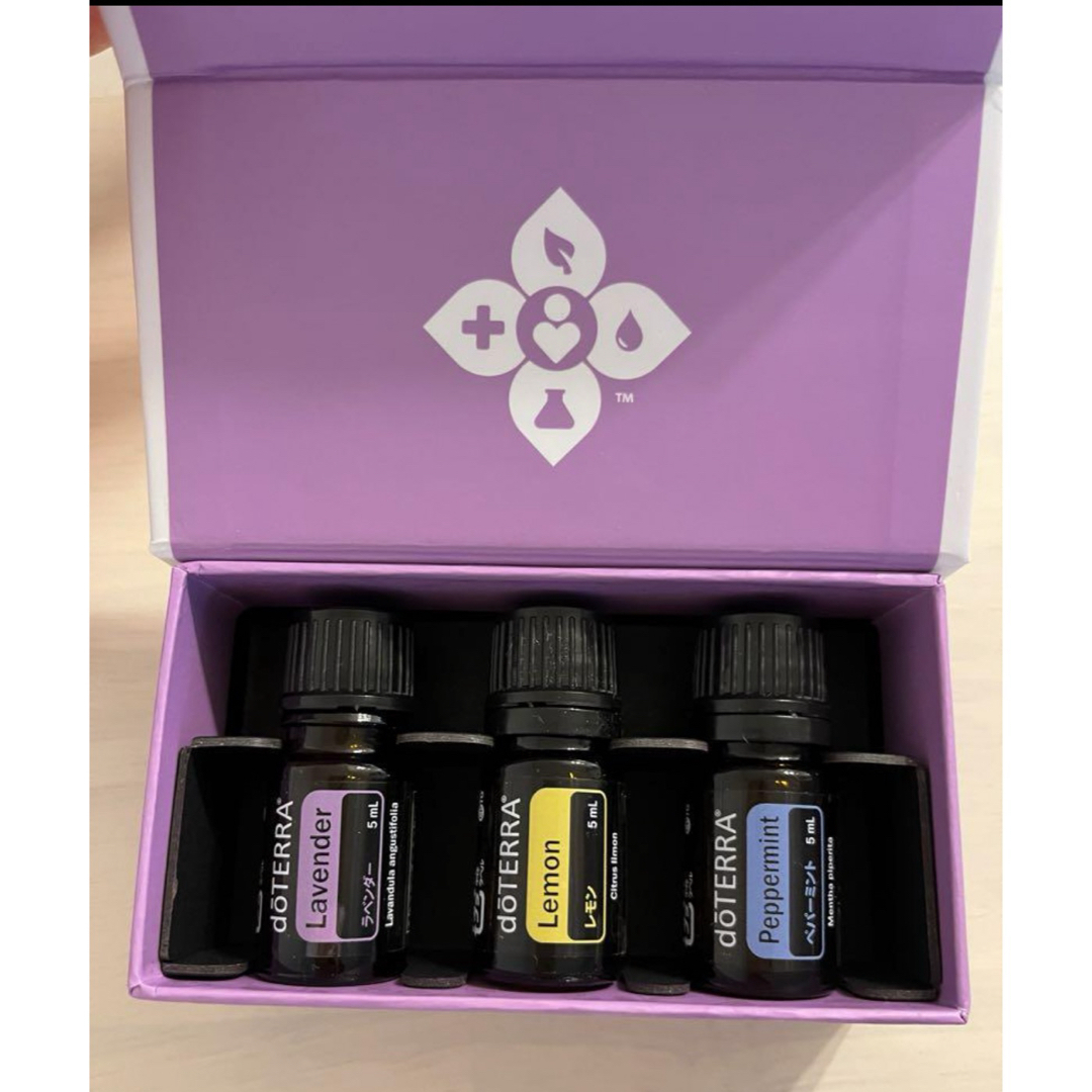 doTERRA(ドテラ)の⭐️美品⭐️イントロキット5ml×3 セット売り コスメ/美容のリラクゼーション(エッセンシャルオイル（精油）)の商品写真