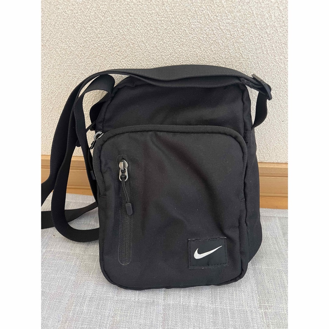 NIKE(ナイキ)のNIKE ナイキ　ショルダーバッグ メンズのバッグ(ショルダーバッグ)の商品写真