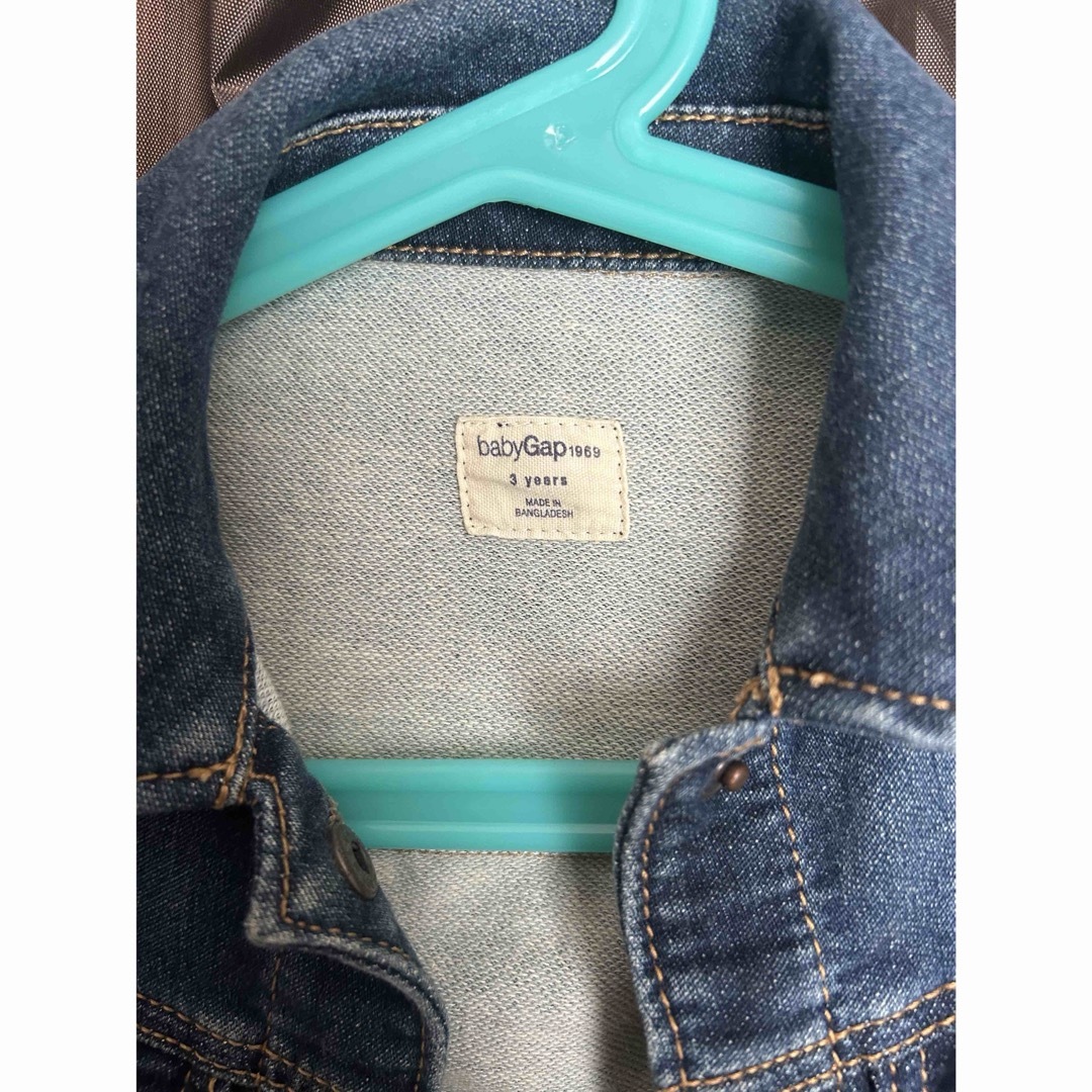 BabyGap デニムジャケット　100センチ キッズ/ベビー/マタニティのキッズ服男の子用(90cm~)(ジャケット/上着)の商品写真