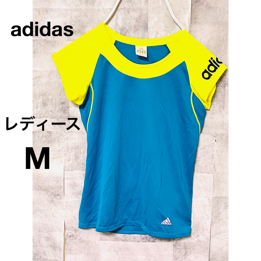 adidas(アディダス)のアディダスTシャツ　ウェア　レディースM プリントロゴ レディースのトップス(Tシャツ(半袖/袖なし))の商品写真