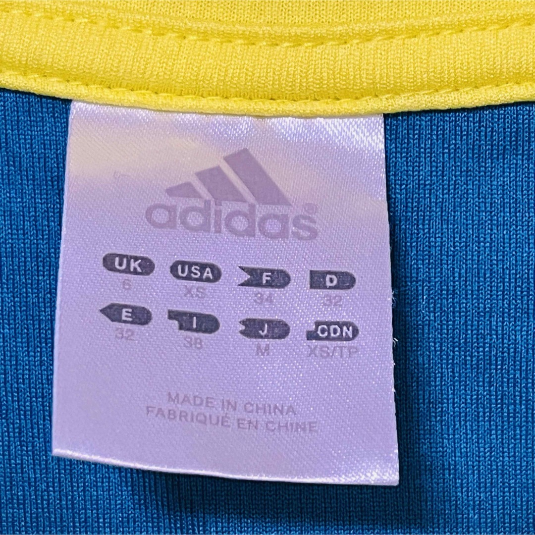 adidas(アディダス)のアディダスTシャツ　ウェア　レディースM プリントロゴ レディースのトップス(Tシャツ(半袖/袖なし))の商品写真