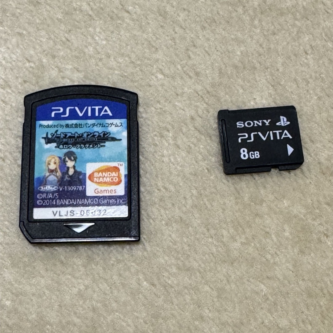 PlayStation Vita(プレイステーションヴィータ)のPSVita PCH-2000 ほぼ新品です エンタメ/ホビーのゲームソフト/ゲーム機本体(携帯用ゲーム機本体)の商品写真