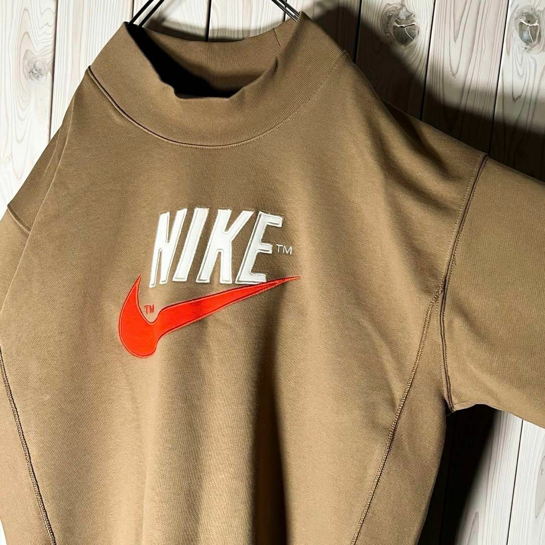 NIKE(ナイキ)の【新品 XL】ナイキ NIKE スウッシュ 刺繍ロゴ モックネック スウェット メンズのトップス(スウェット)の商品写真