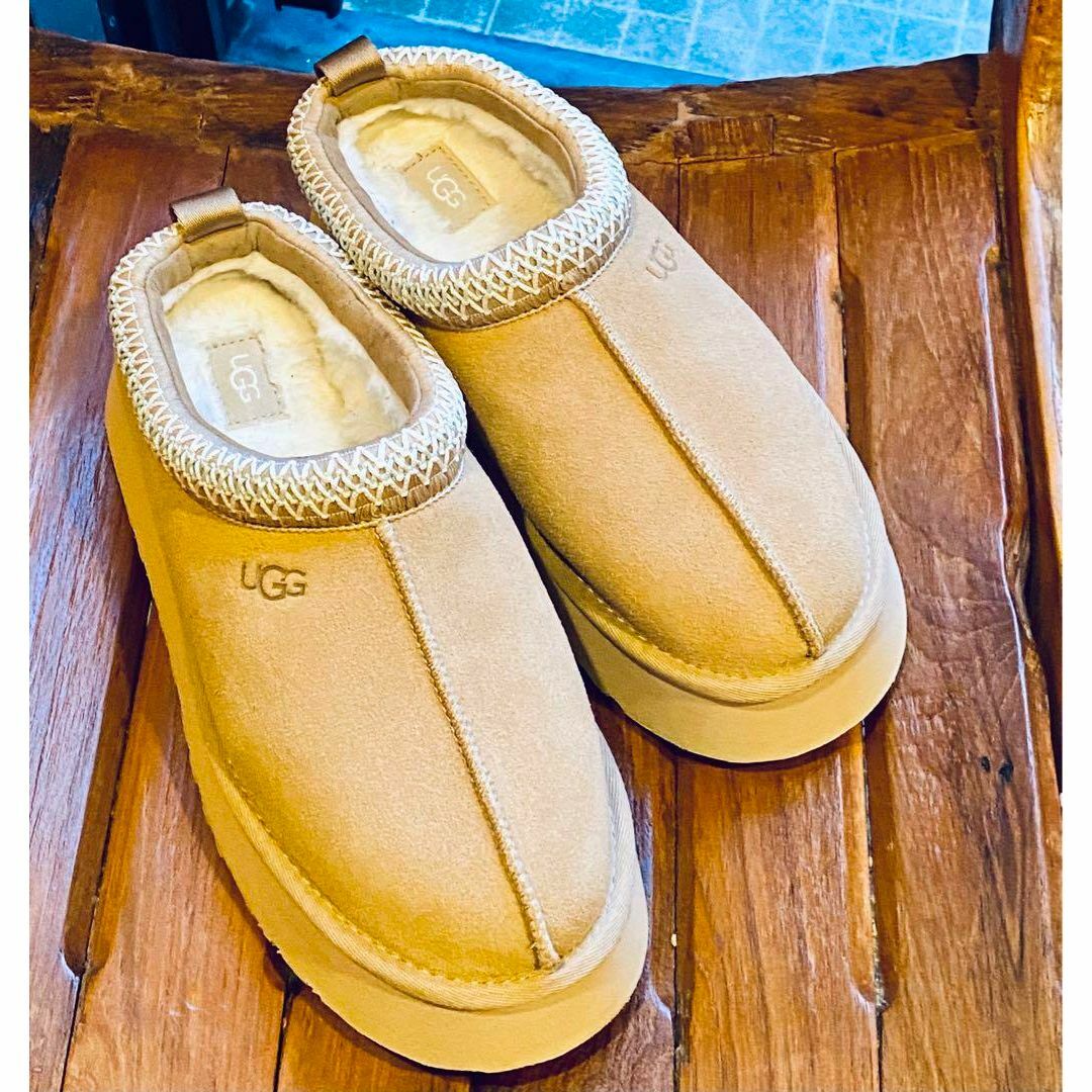完売しました。。。。。。超超美品✨24靴下～25cm素足✨UGG