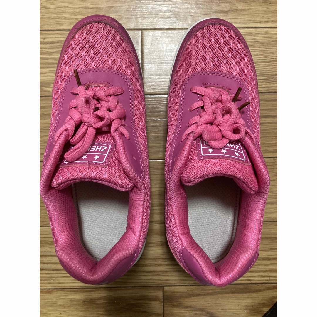 可愛いピンク色スニーカー24cm レディースの靴/シューズ(スニーカー)の商品写真