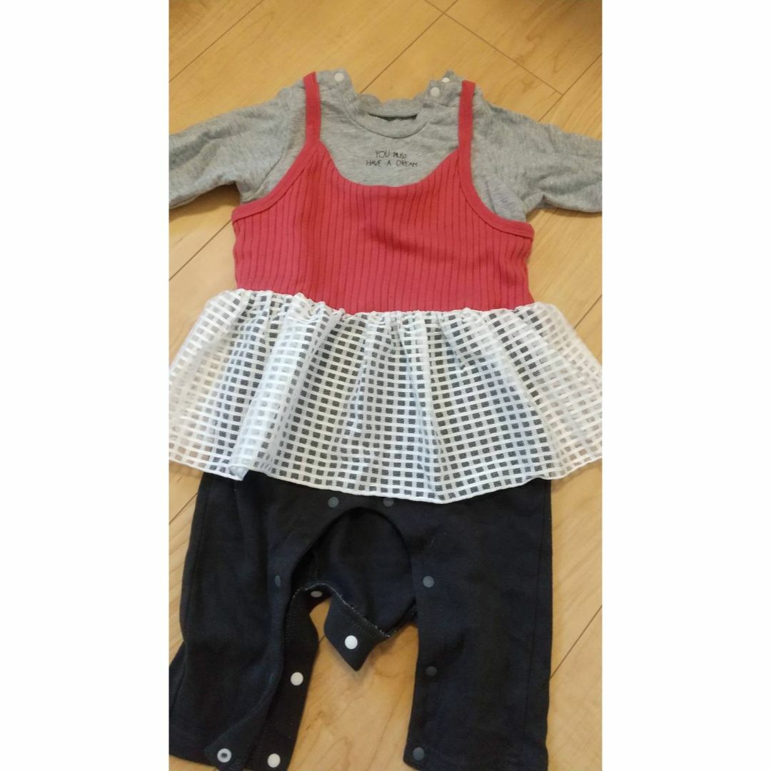 子供服　春服　ロンパース（２着まとめ） キッズ/ベビー/マタニティのキッズ服女の子用(90cm~)(Tシャツ/カットソー)の商品写真