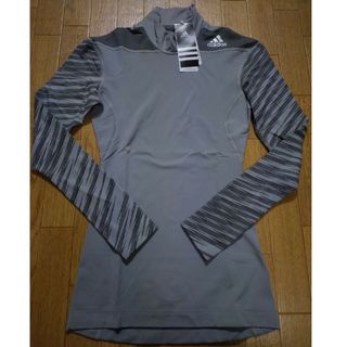 アディダス(adidas)の【新品未使用】adidas　テックフィット　長袖Tシャツ(トレーニング用品)