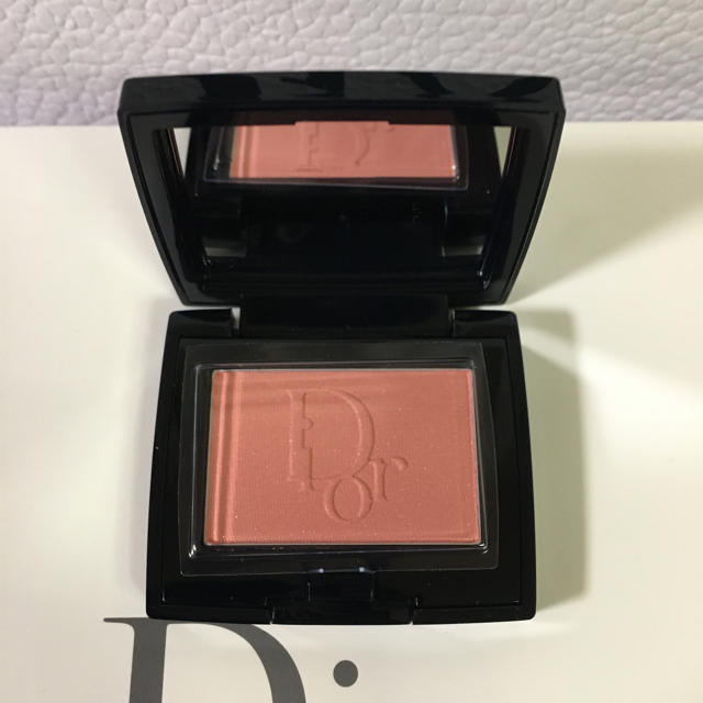 Christian Dior(クリスチャンディオール)の新品未使用♡クリスチャンディオール♡チーク ミニサイズ コスメ/美容のベースメイク/化粧品(チーク)の商品写真