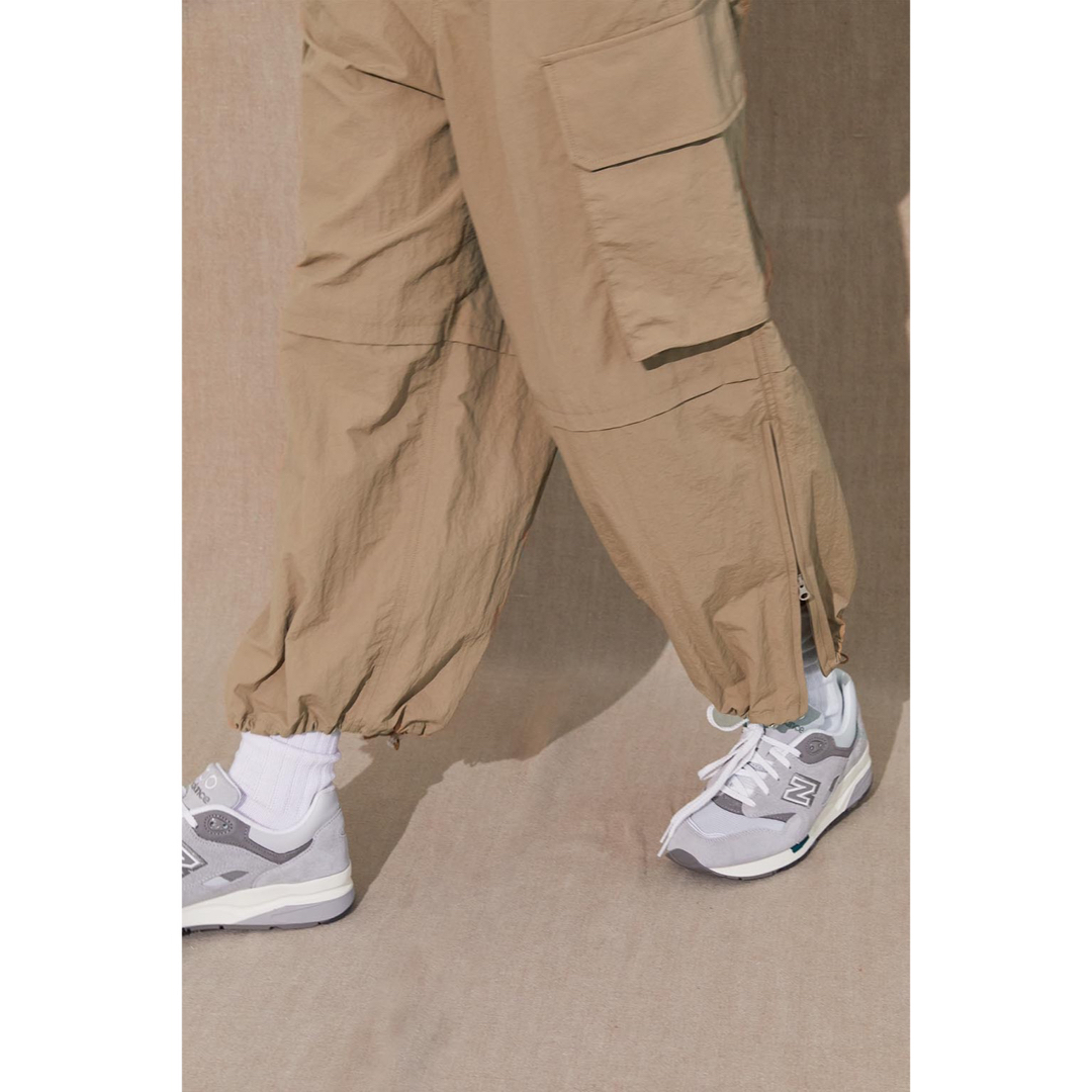 ALEXIA STAM(アリシアスタン)の Wellness Zip Hem Wide Cargo Pants レディースのパンツ(カジュアルパンツ)の商品写真