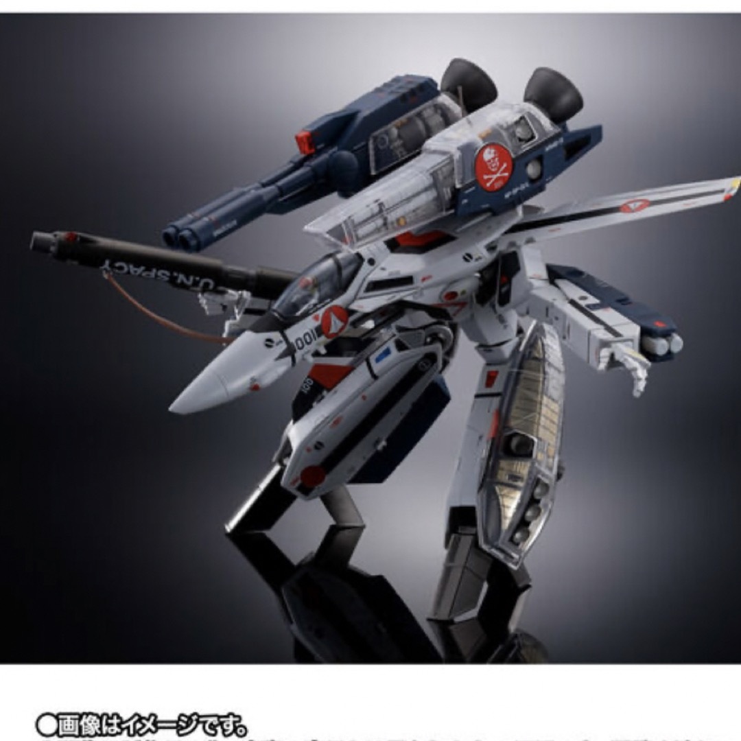 BANDAI(バンダイ)のDX超合金 劇場版 VF-1S ストライクバルキリー （一条輝機） メカニック エンタメ/ホビーのフィギュア(アニメ/ゲーム)の商品写真