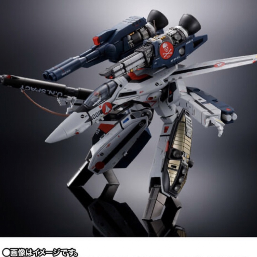 BANDAI(バンダイ)のDX超合金 劇場版 VF-1S ストライクバルキリー （一条輝機） メカニック エンタメ/ホビーのフィギュア(アニメ/ゲーム)の商品写真