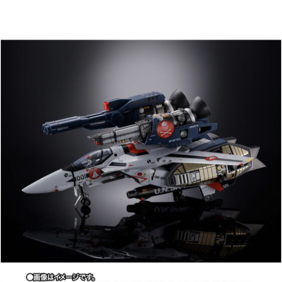 BANDAI(バンダイ)のDX超合金 劇場版 VF-1S ストライクバルキリー （一条輝機） メカニック エンタメ/ホビーのフィギュア(アニメ/ゲーム)の商品写真