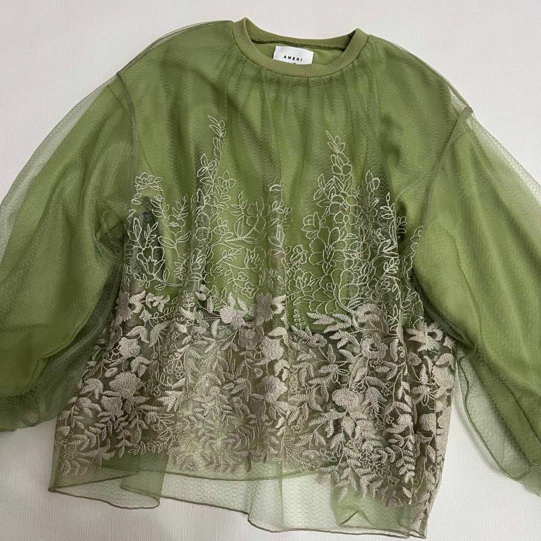 Ameri VINTAGE(アメリヴィンテージ)のLULA TULLE EMBROIDERY SWEAT TOPS レディースのトップス(トレーナー/スウェット)の商品写真