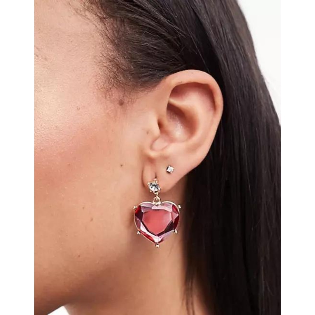 asos(エイソス)のASOSの注目ブランド トゥルー・デカダンス ビジュエル ハート ピアス レッド レディースのアクセサリー(ピアス)の商品写真