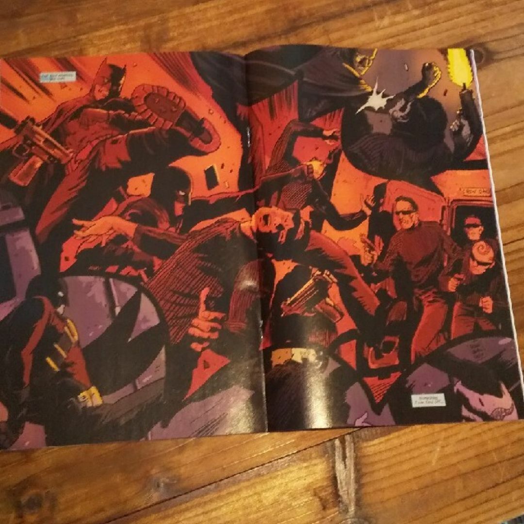 古本 DCコミック BATMAN バットマン　2冊 エンタメ/ホビーの漫画(アメコミ/海外作品)の商品写真