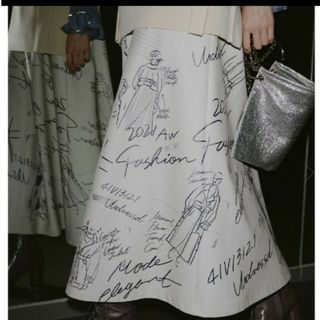 アメリヴィンテージ(Ameri VINTAGE)のUND JULIA FAKE LEATHER SKETCH SKIRT(ロングスカート)