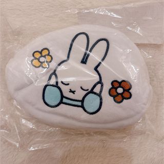 ミッフィー(miffy)のミッフィー ポーチ メイクポーチ フラワー 収納 新作 新品未使用(ポーチ)