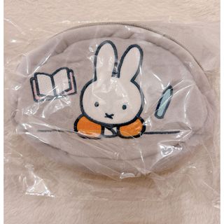 ミッフィー(miffy)のミッフィー ポーチ メイクポーチ トラベル グッズ 新作 新品未使用(ポーチ)