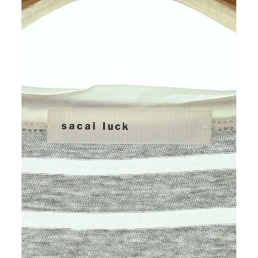 sacai luck(サカイラック)のsacai luck サカイラック Tシャツ・カットソー F グレーx白 【古着】【中古】 レディースのトップス(カットソー(半袖/袖なし))の商品写真