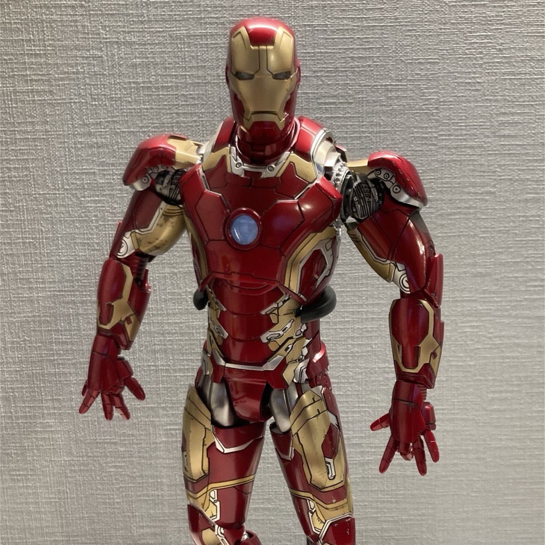 Hot Toys(ホットトイズ)のアイアンマン　MARK43 エイジオブウルトロン エンタメ/ホビーのフィギュア(アメコミ)の商品写真