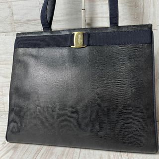 サルヴァトーレフェラガモ(Salvatore Ferragamo)の美品 サルヴァトーレフェラガモ トートバッグ レザー ヴァラ 黒 肩掛け(トートバッグ)