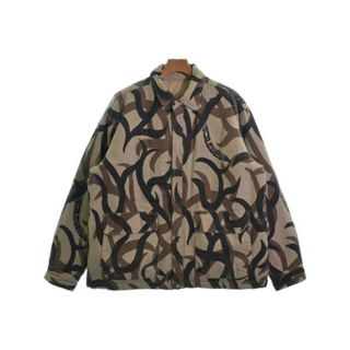 シュプリーム(Supreme)のSupreme ダウンジャケット/ダウンベスト L ベージュx茶x黒(総柄) 【古着】【中古】(ダウンジャケット)