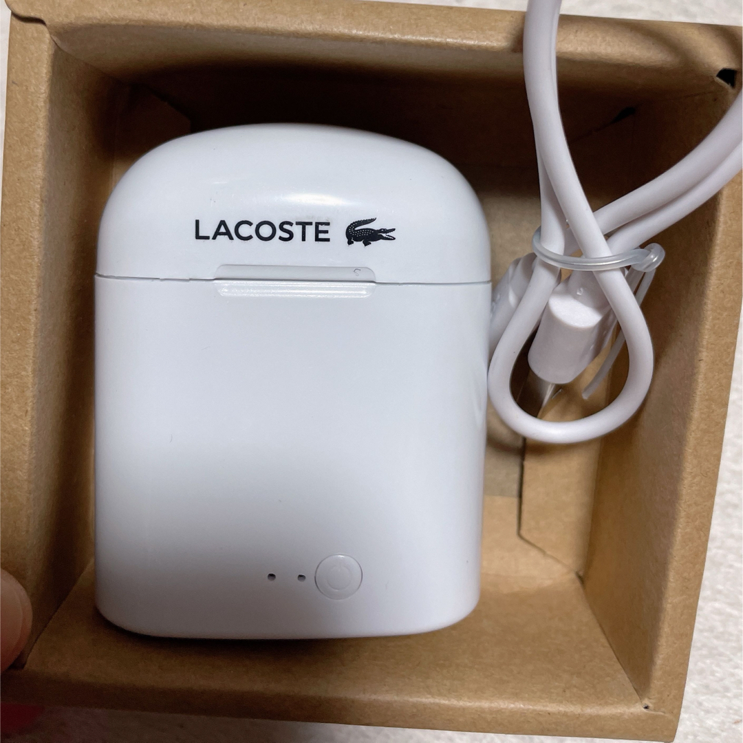 LACOSTE(ラコステ)のラコステワイヤレスイヤホン新品 スマホ/家電/カメラのオーディオ機器(ヘッドフォン/イヤフォン)の商品写真