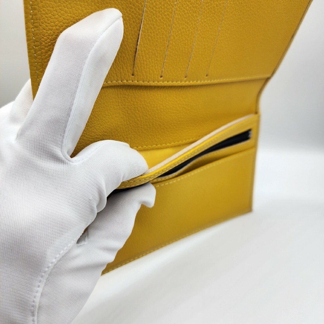 皇居売店の財布（長財布）黄色・山吹色（本革、菊の御紋入り） レディースのファッション小物(財布)の商品写真