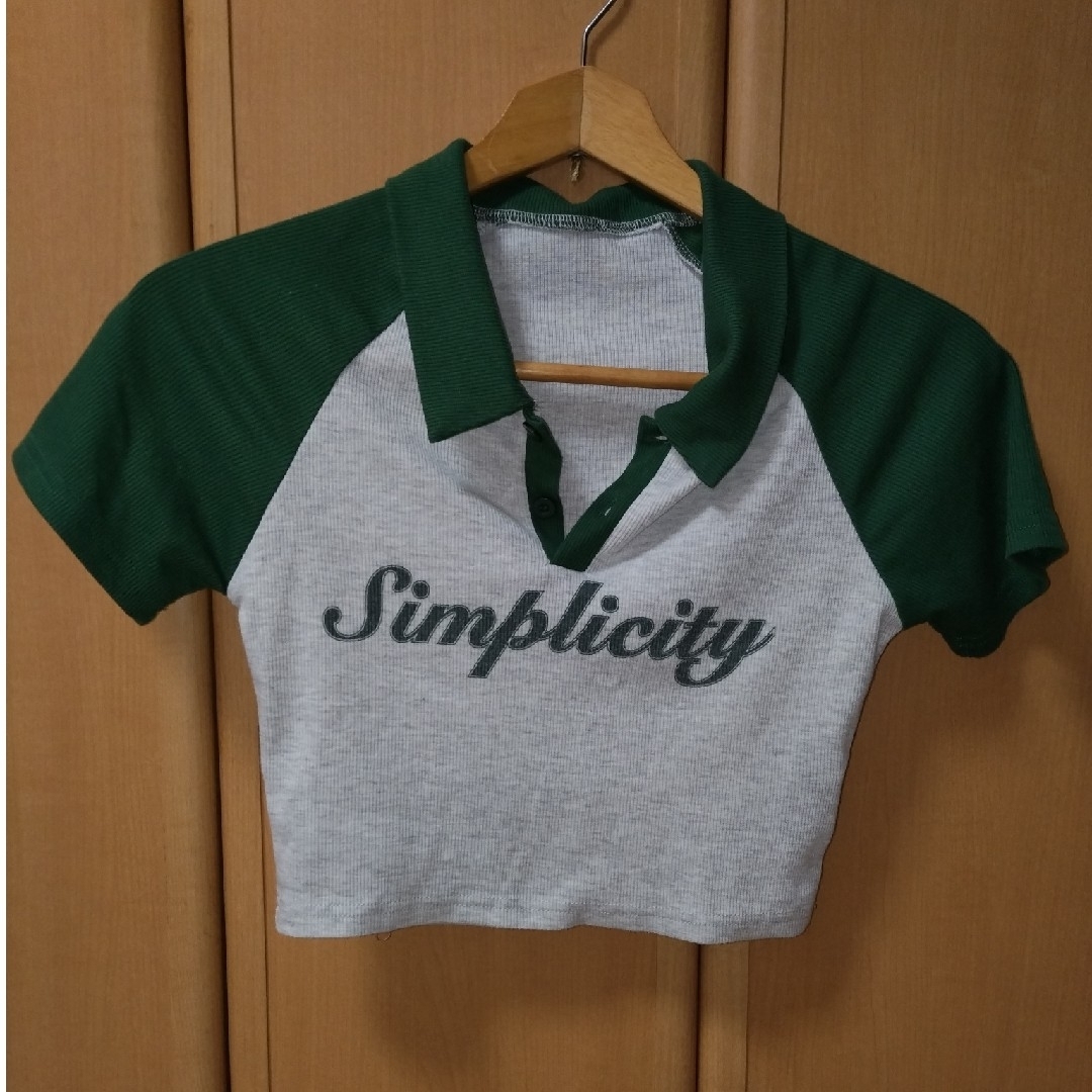 SHEIN(シーイン)のDAZY ボタンフロント レディースのトップス(Tシャツ(半袖/袖なし))の商品写真