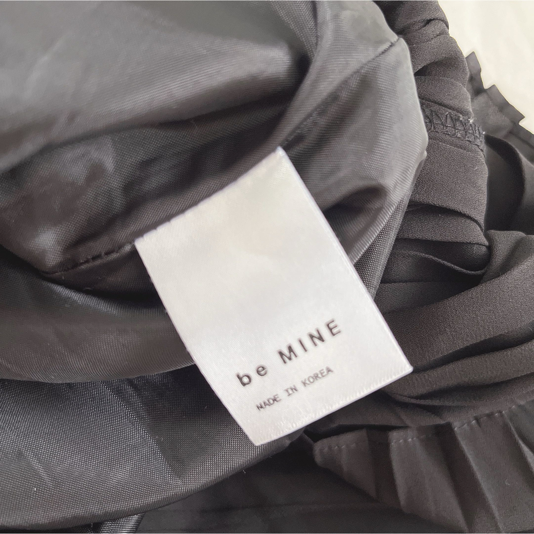 ZARA(ザラ)のbe mine スカート　ブラック　zara h&m 韓国風　黒　大人可愛い レディースのスカート(ひざ丈スカート)の商品写真