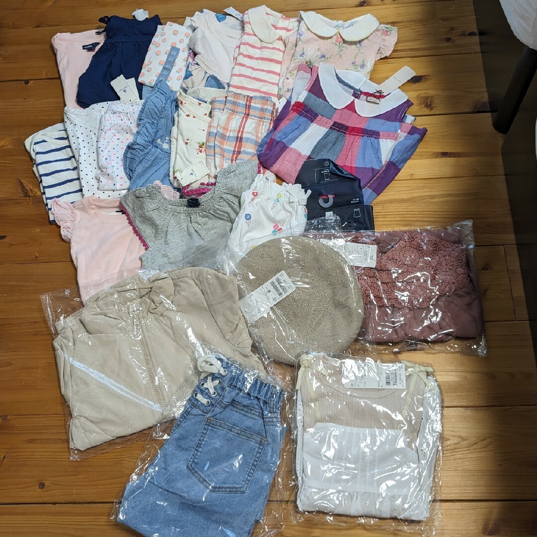 babyGAP(ベビーギャップ)のあき様専用 キッズ/ベビー/マタニティのベビー服(~85cm)(ロンパース)の商品写真