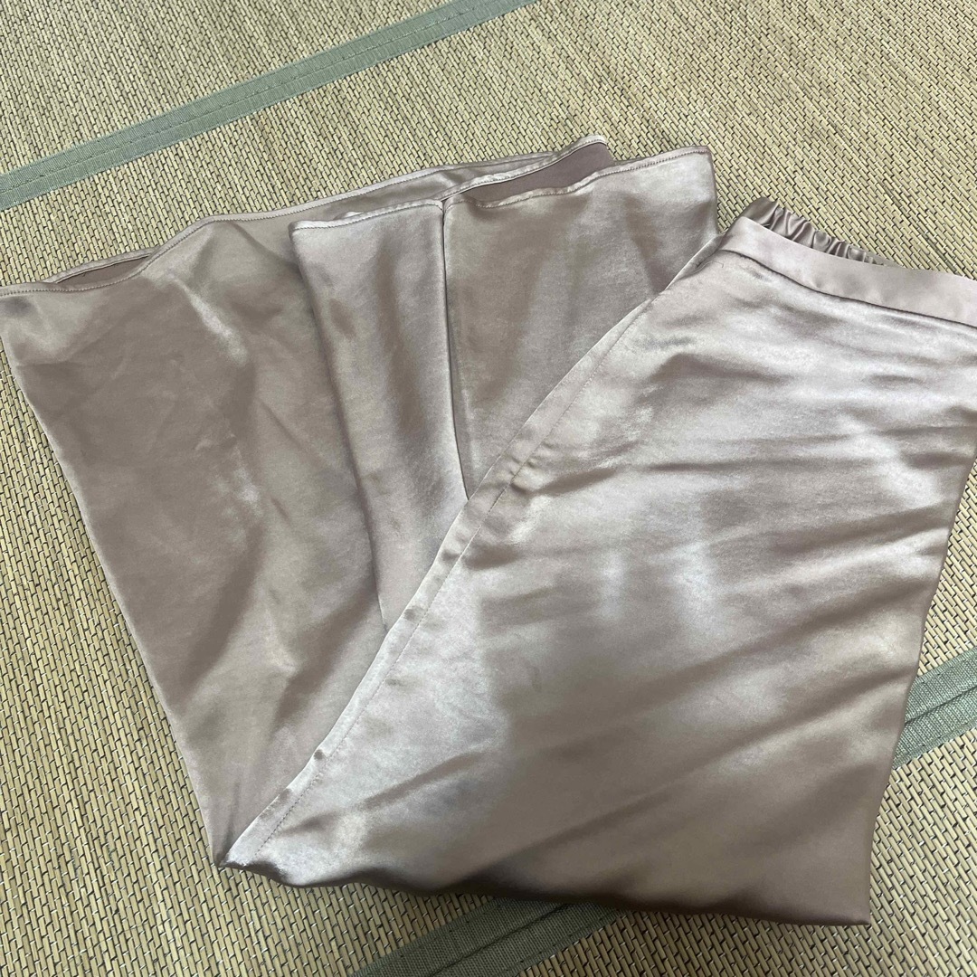 HONEYSUCKLE ROSE(ハニーサックルローズ)のサテンロングスカート レディースのスカート(ロングスカート)の商品写真