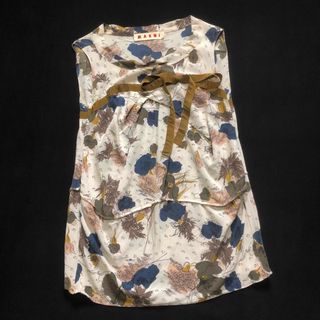 マルニ(Marni)のイタリア製 old MARNI リボン装飾 花柄シルク ノースリーブ ブラウス(シャツ/ブラウス(半袖/袖なし))