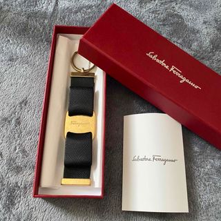 Salvatore Ferragamo - フェラガモ　革製キーリング　黒