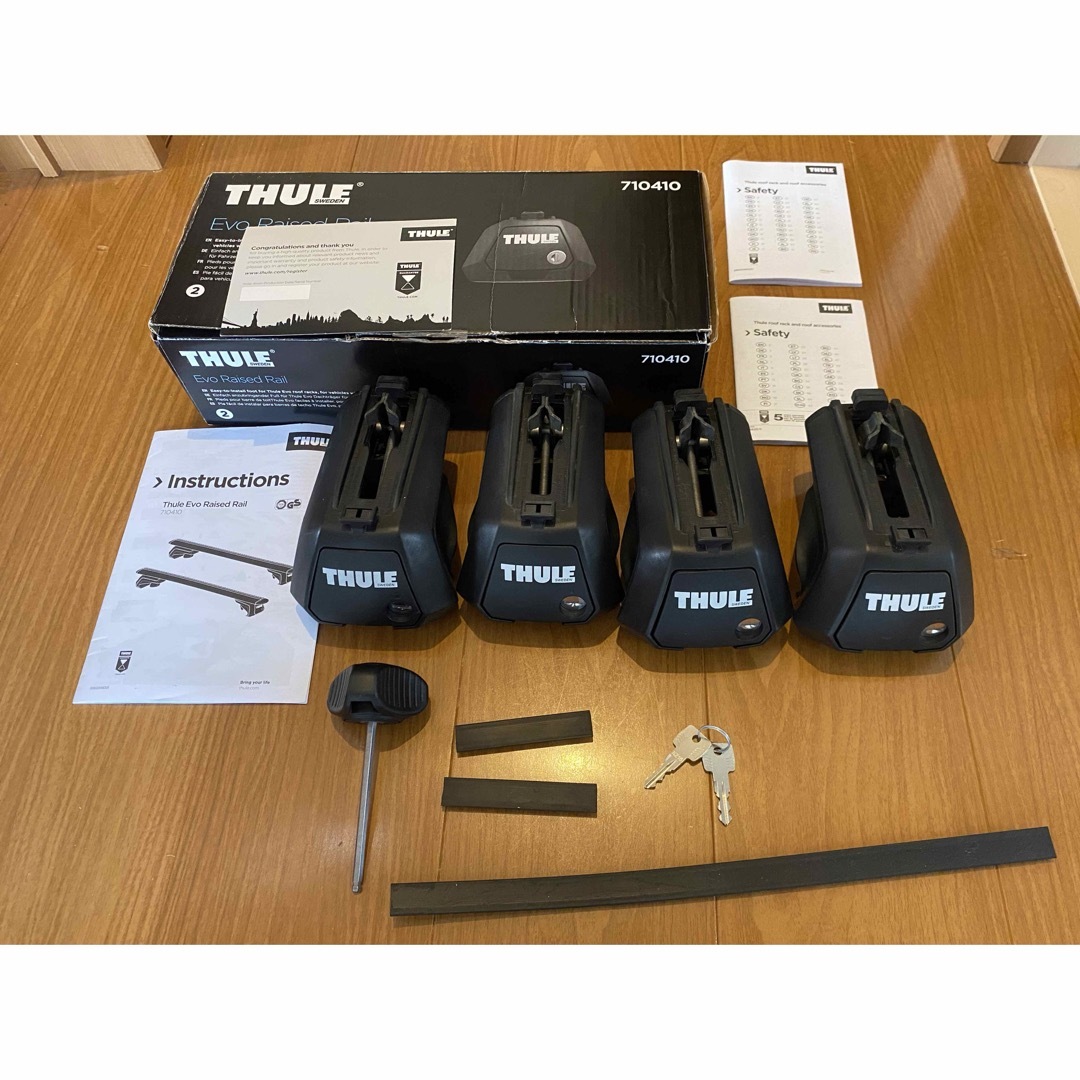 THULE(スーリー)のTHULE スーリー ウイングバーEVO TH7113  フットTH710410 自動車/バイクの自動車(車外アクセサリ)の商品写真