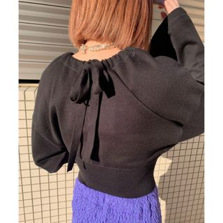 アメリヴィンテージ(Ameri VINTAGE)のAMERI  NECK GATHER RIBBON KNIT TOP(ニット/セーター)