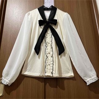 アクシーズファム(axes femme)のレディース　axes femme アイボリー　M  透感　リボン　長袖　トップス(カットソー(長袖/七分))