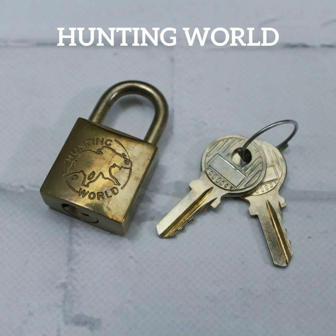 HUNTING WORLD(ハンティングワールド)の【匿名配送】ハンティングワールド キーホルダー ゴールド 南京錠 ロゴ レディースのアクセサリー(チャーム)の商品写真