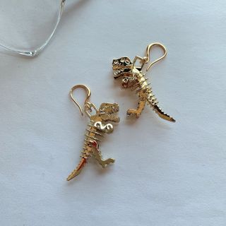 恐竜ピアス❤️  ゴールド (ピアス)