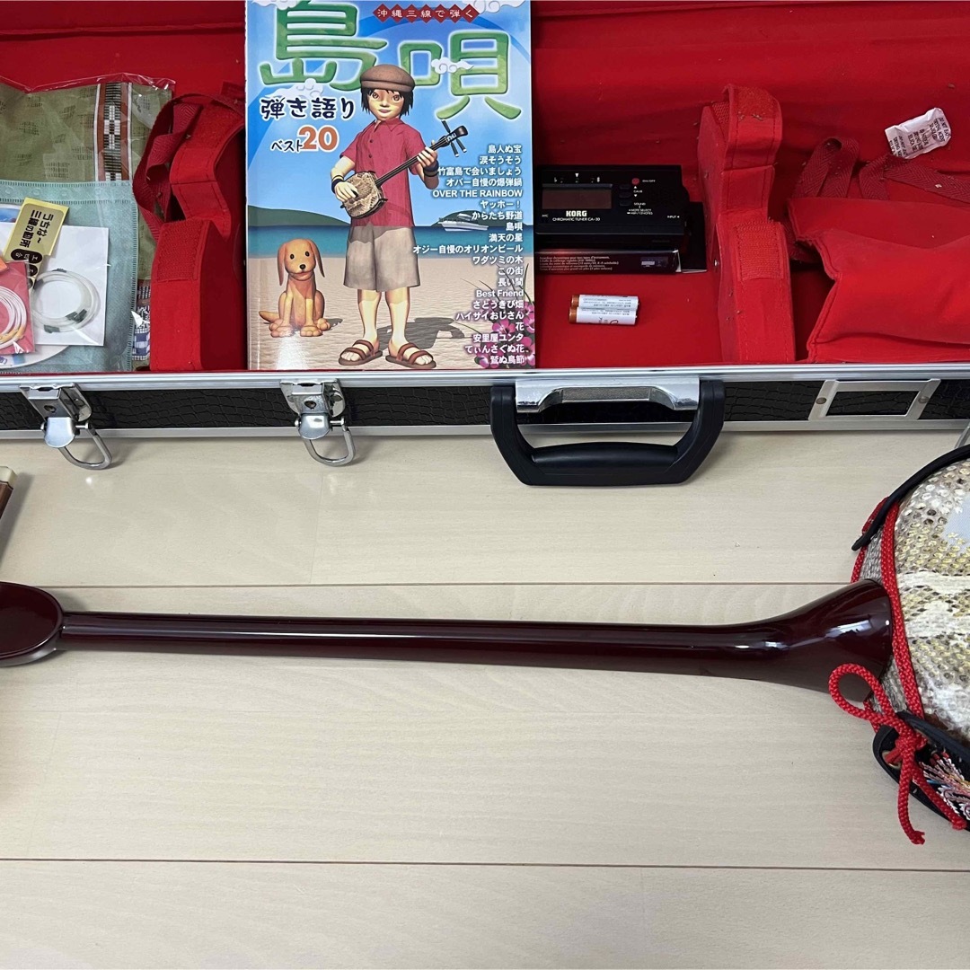 本皮 ハードケース 教本付き 沖縄三線 楽器の和楽器(三線)の商品写真