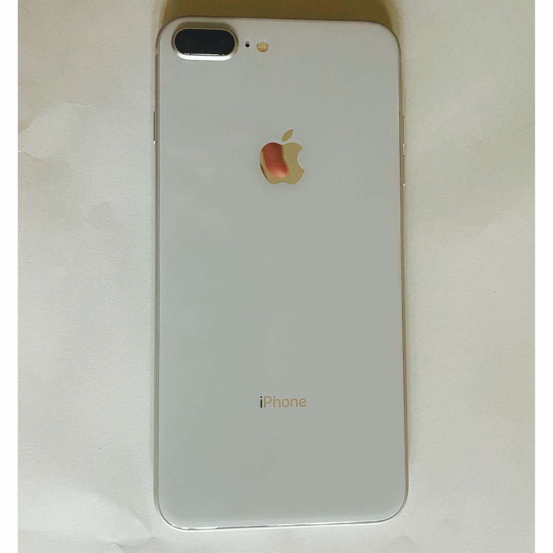 iPhone8 Plus 64GB スマホ/家電/カメラのスマートフォン/携帯電話(スマートフォン本体)の商品写真